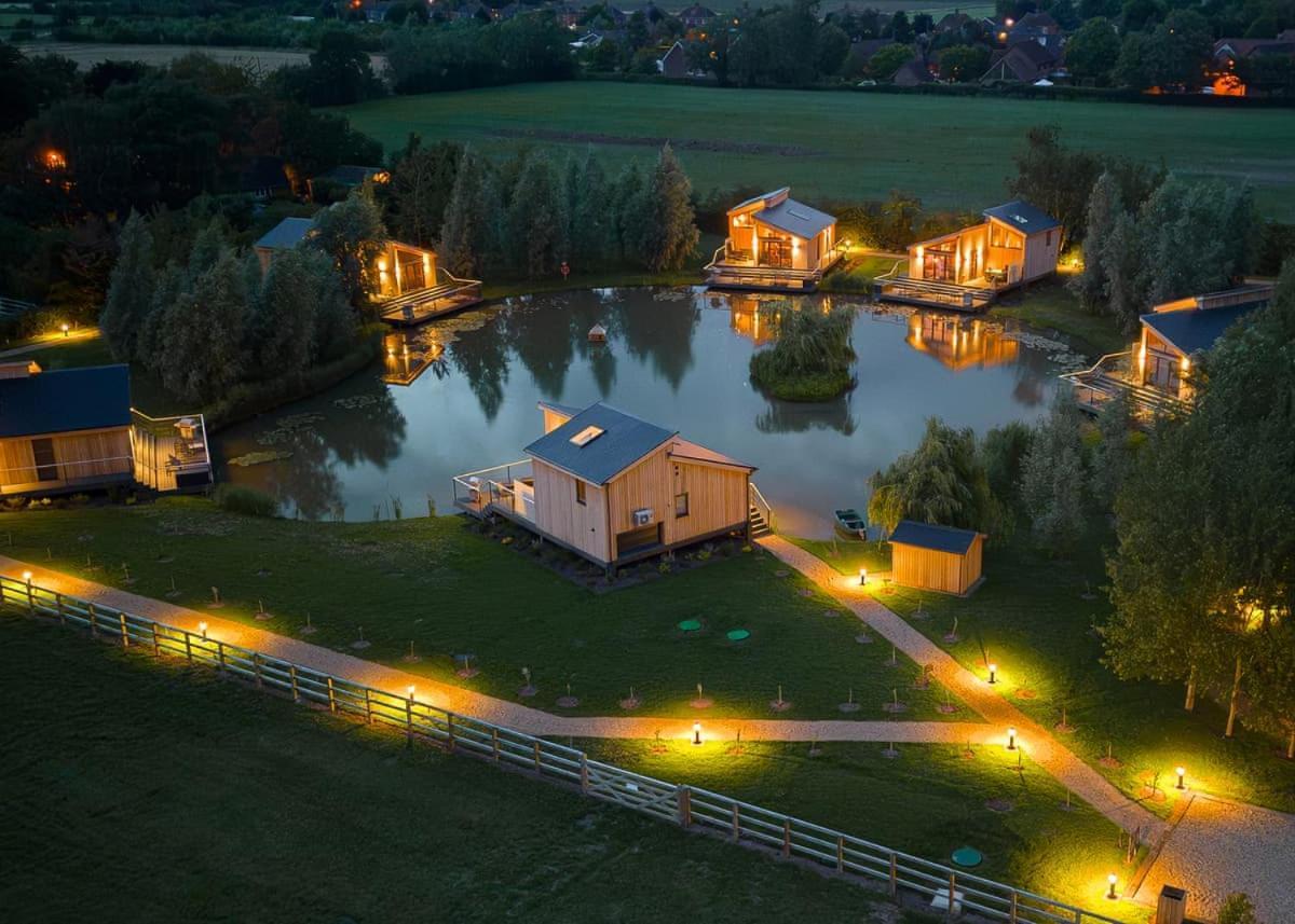 Woad Mill Lakeside Lodges Boston Exterior photo